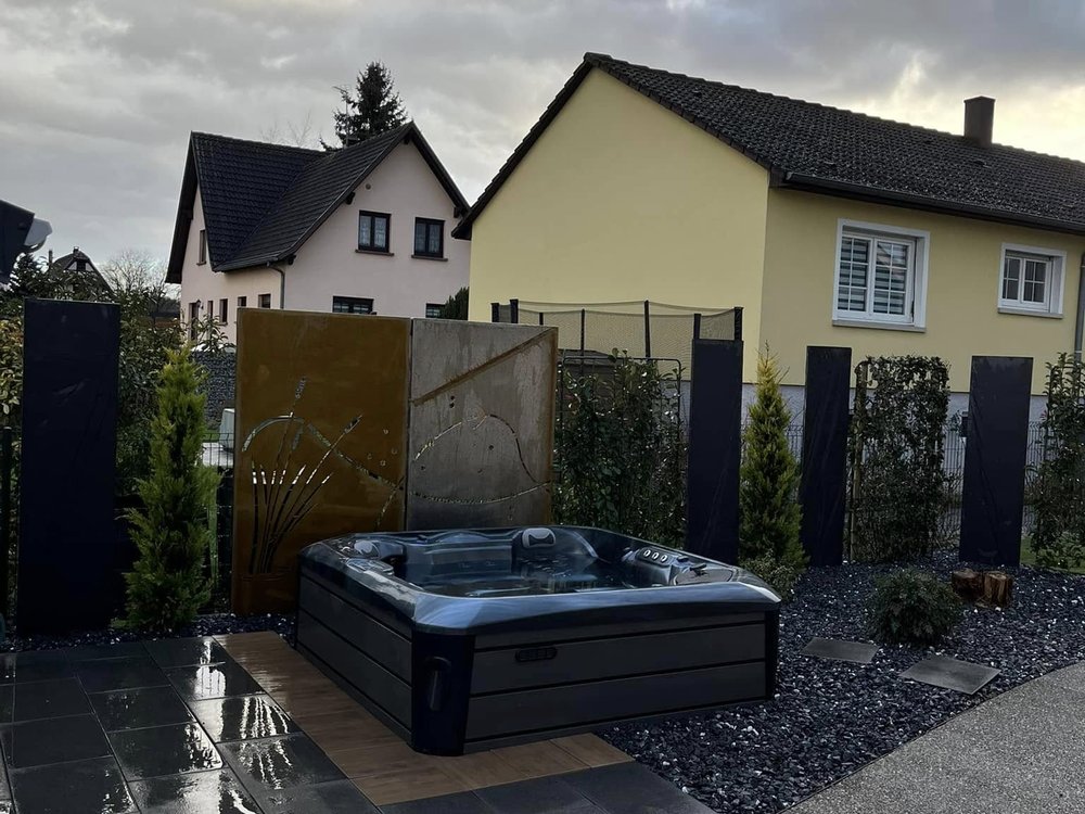 Spa & terrasse dallée